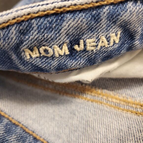 American Eagle Mom Jeans Sz 6 High Rise Distressed Med/light Blue Wash - Picture 6 of 6